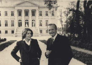 André Mentzelopoulos et sa fille Corinne devant le Château Margaux